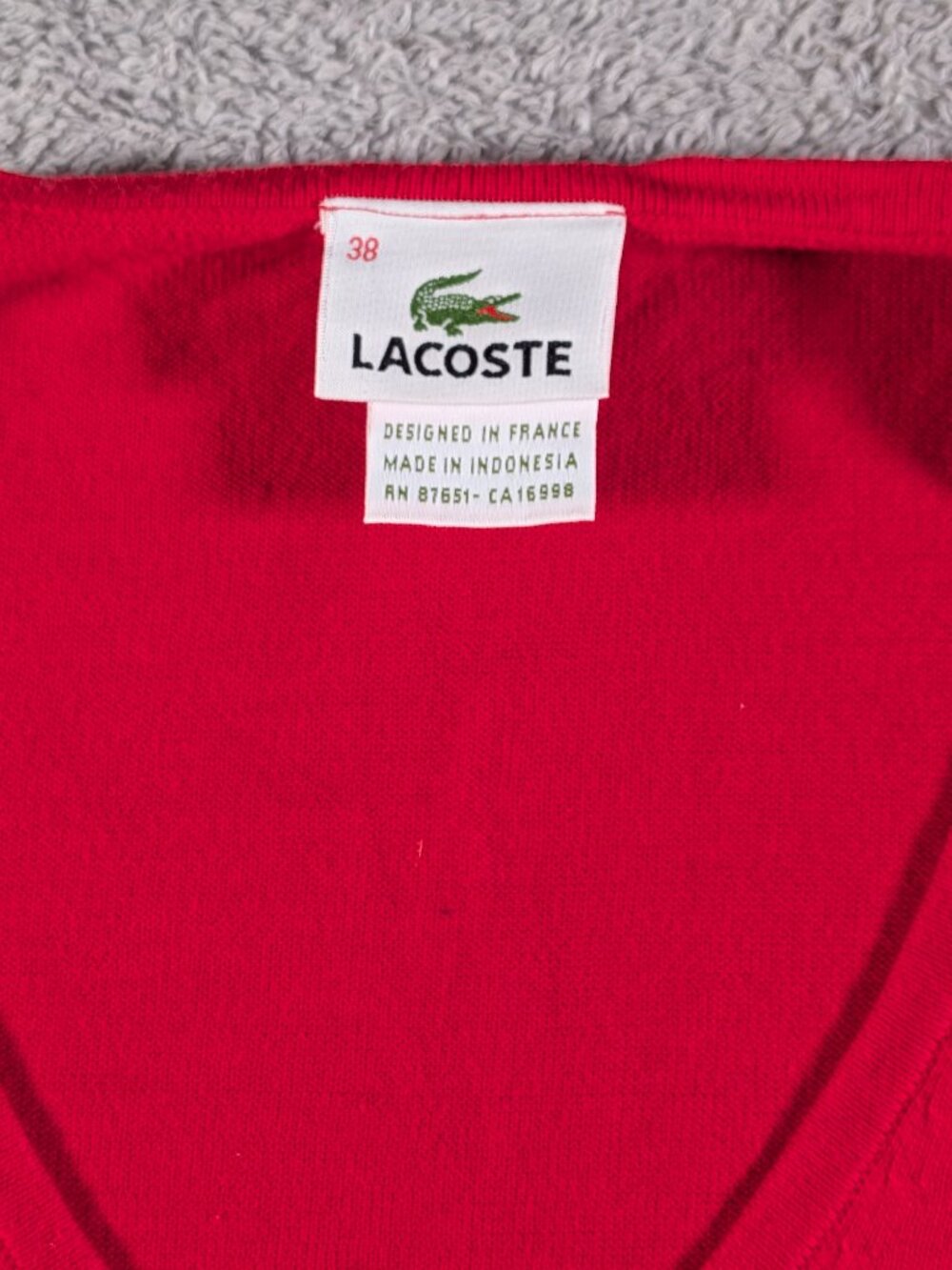 Lacoste Women's Red 100% Cotton V-Neck Sweater Size 38 (S/M) - Picture 4 of 11